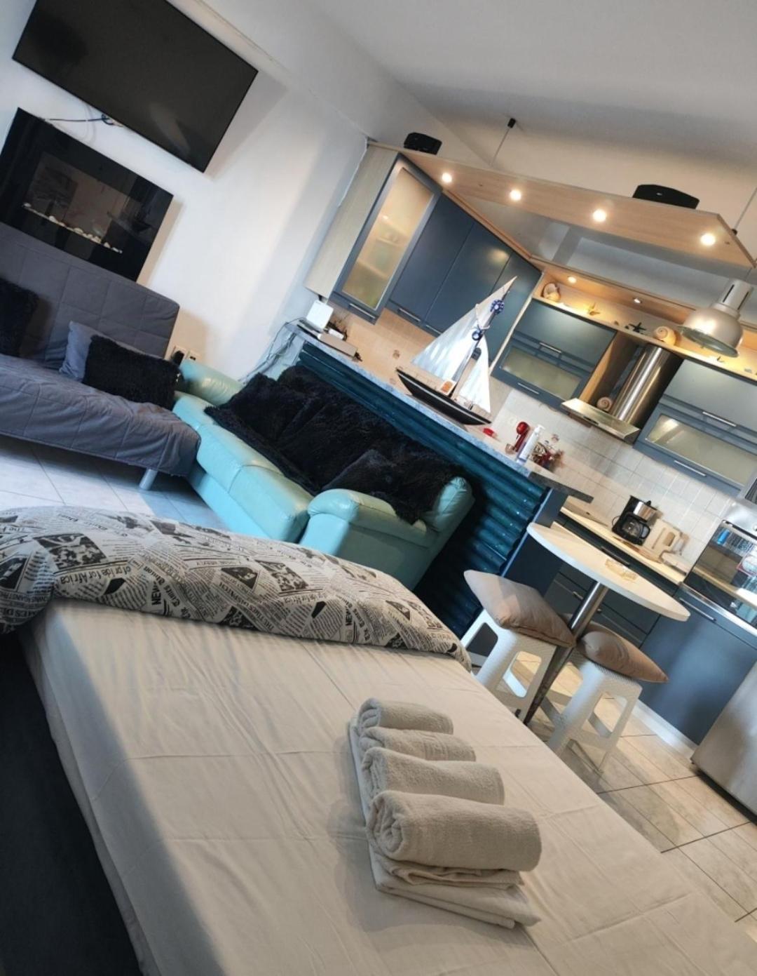 Apartamento Ελένη Megalochori  Exterior foto